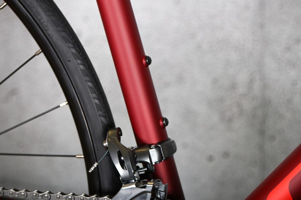 2024 Carrera Vanquish - seat tube bosses.jpg