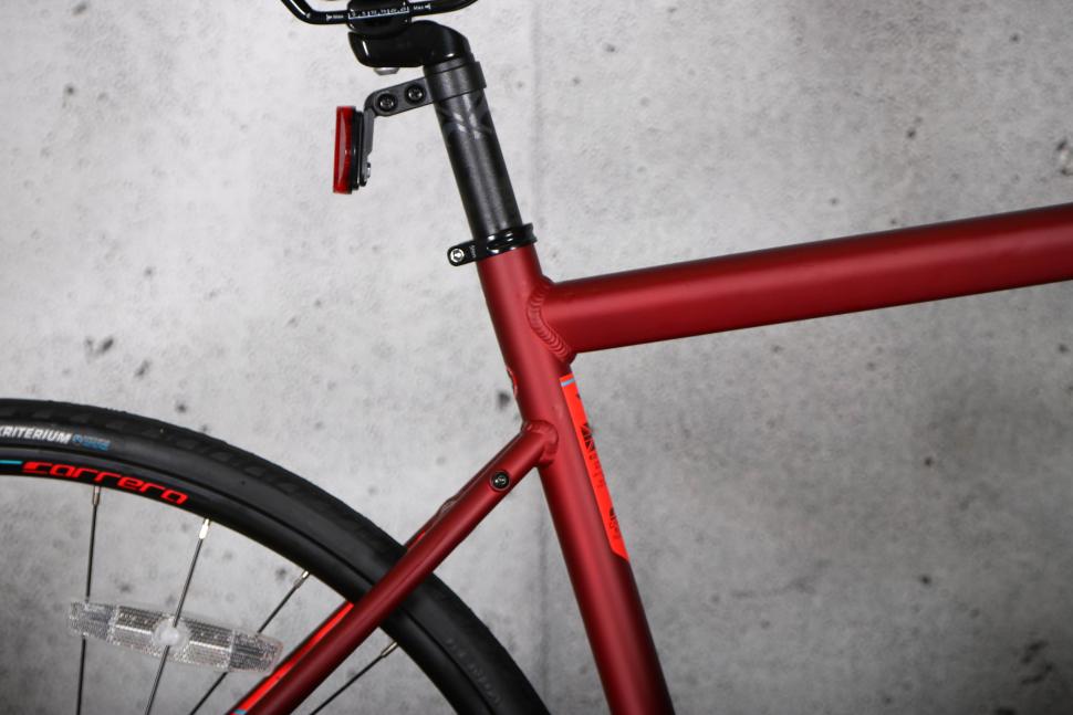 2024 Carrera Vanquish - seat tube junction.jpg