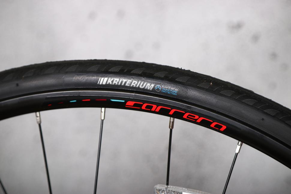 2024 Carrera Vanquish - tyre and rim.jpg