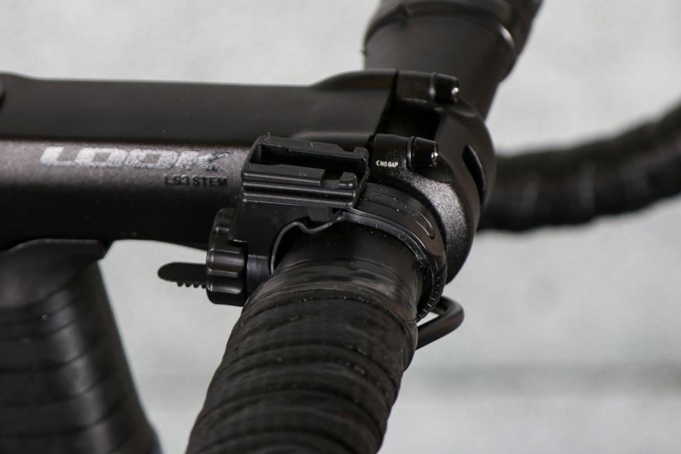 2024 Cateye AMPP 1700 - mount.jpg
