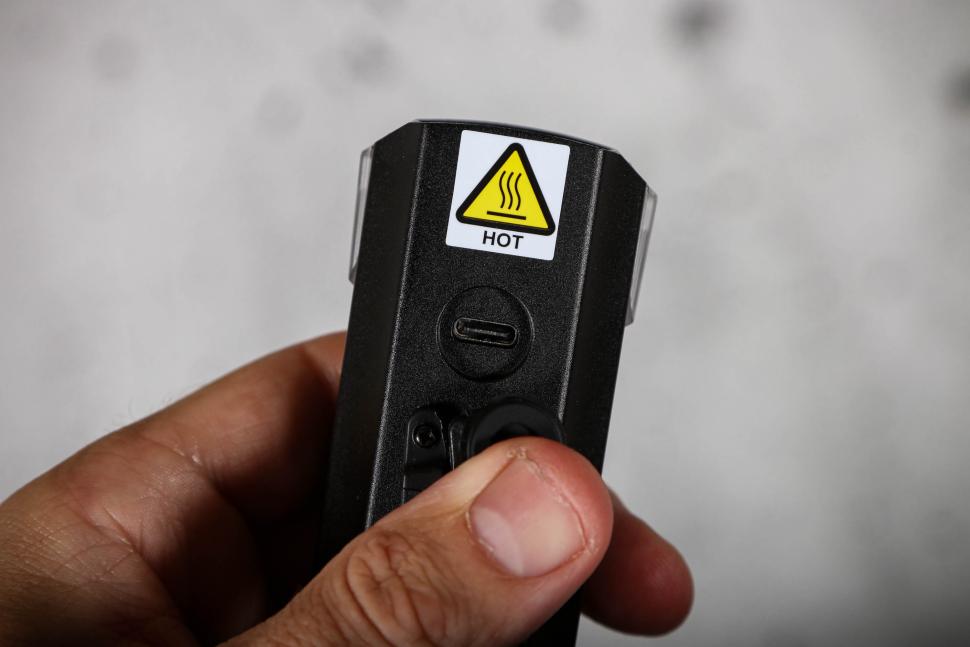 2024 Cateye AMPP 2200 - USB port.jpg