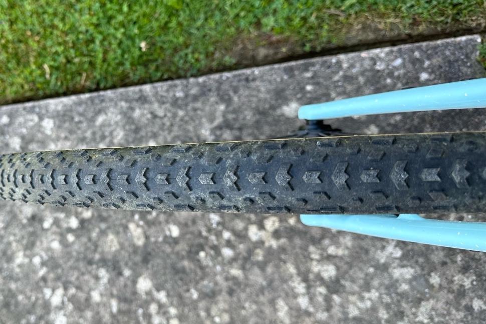 2024 Challenge Gravine PRO Handmade Tubeless Ready Gravel Tyre tread.jpg