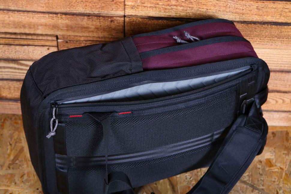 2024 Chrome Industries Hawes 26L Pack - laptop sleeve.jpg