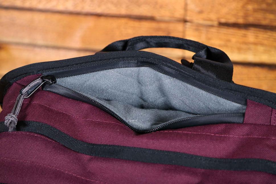 2024 Chrome Industries Hawes 26L Pack - padded pocket.jpg