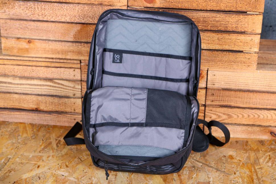 2024 Chrome Industries Hondo 18L Pack - inside.jpg