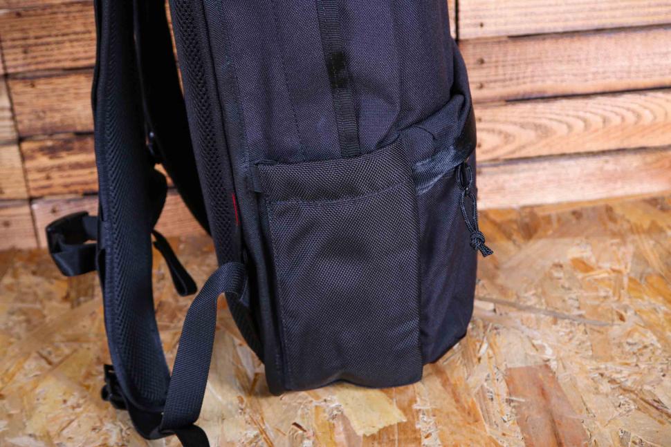 2024 Chrome Industries Hondo 18L Pack - sid epocket.jpg