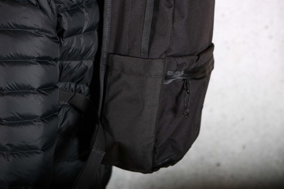 2024 Chrome Industries Hondo 18L Pack - side bottom.jpg