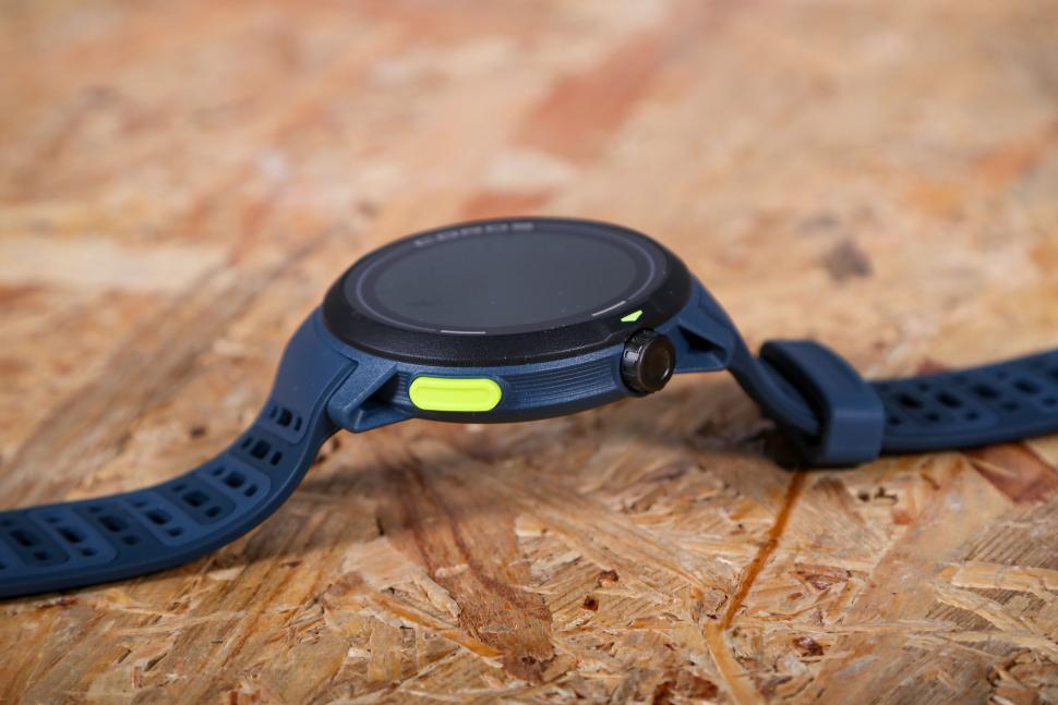 2024 Coros Pace Pro GPS Sport Watch - buttons.jpg