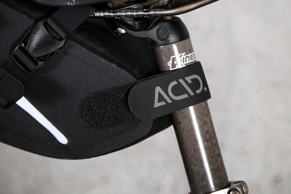 2024 Cube Acid Saddle Bag pack PRO 6 - seat post strap.jpg
