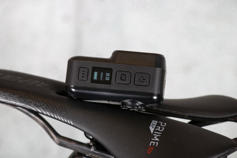 2024 Cycliq Fly6 Pro - display and buttons.jpg