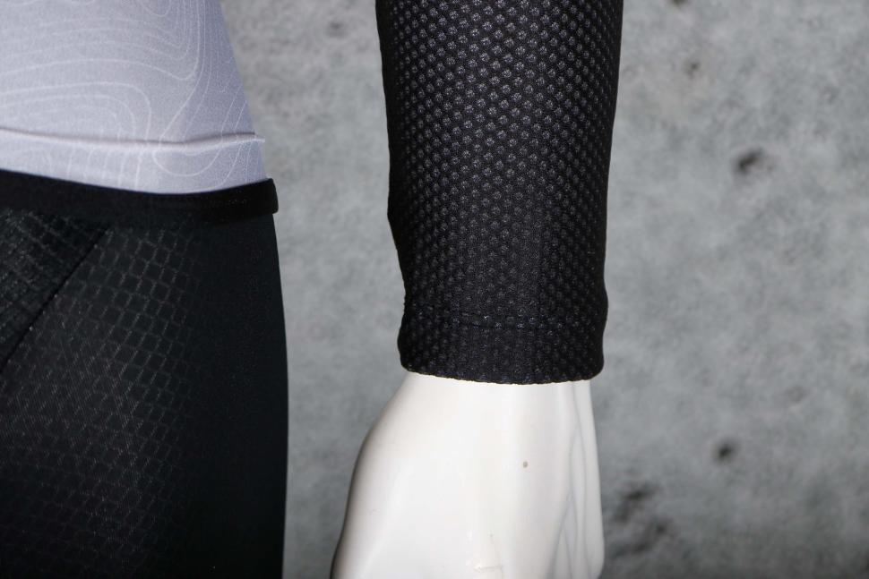 2024 EKOI Road Grey Mid-Season Jersey - cuff.jpg
