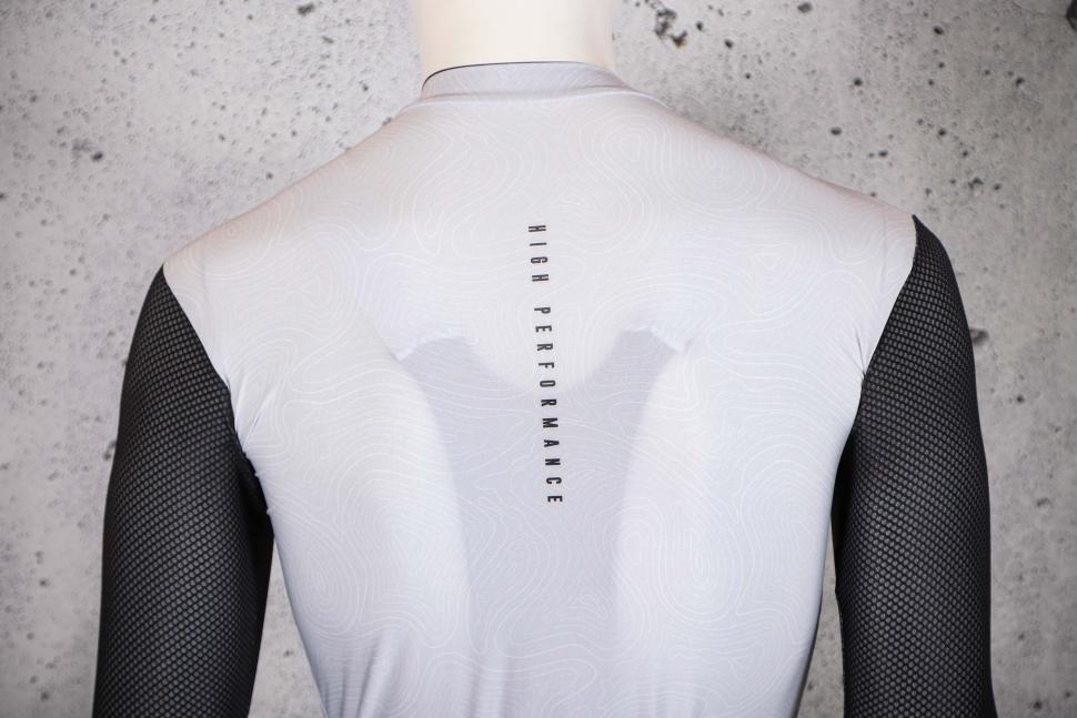 2024 EKOI Road Grey Mid-Season Jersey - shoulders.jpg