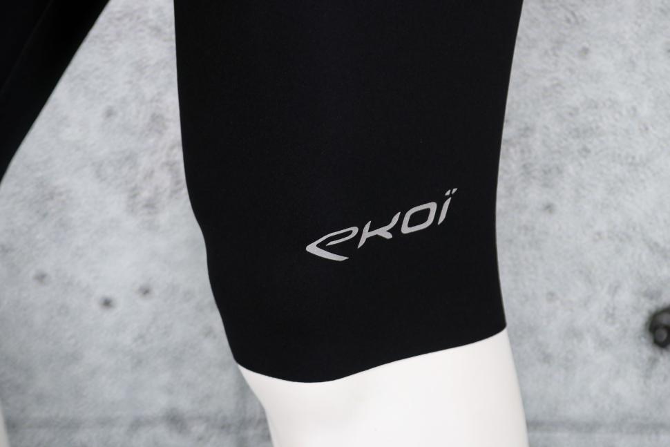 2024 EKOI SUPERSOFT Short Bib Shorts Black - cuff.jpg