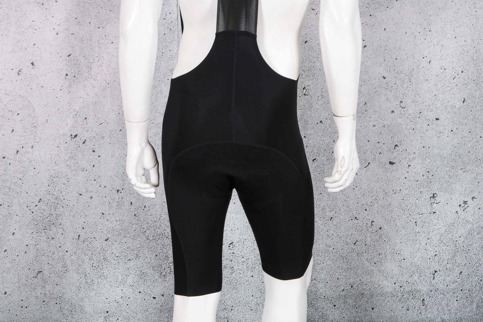 2024 EKOI SUPERSOFT Short Bib Shorts Black - legs back.jpg