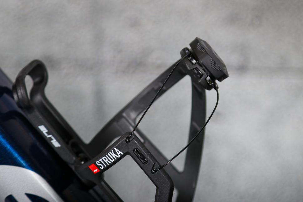2024 Elite Struka bottle cage - 7.jpg