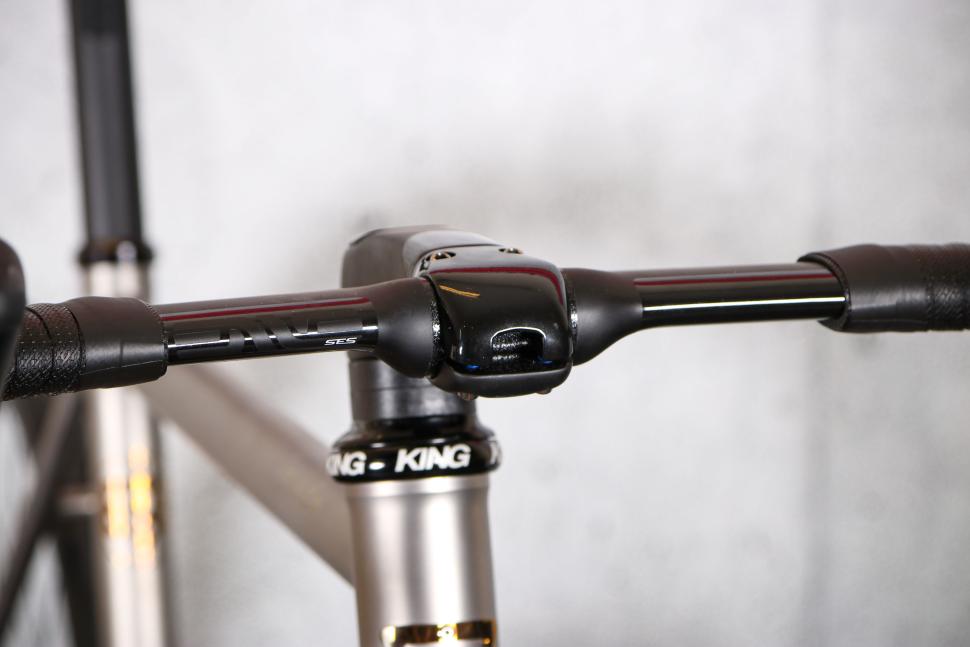 2024 Enigma Eikon - bars 2.jpg