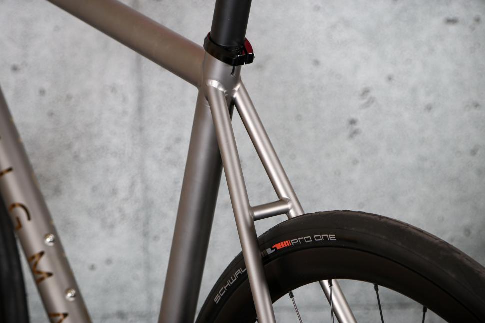 2024 Enigma Eikon - seat stays.jpg