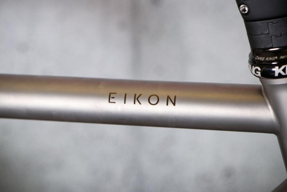 2024 Enigma Eikon - top tube detail.jpg