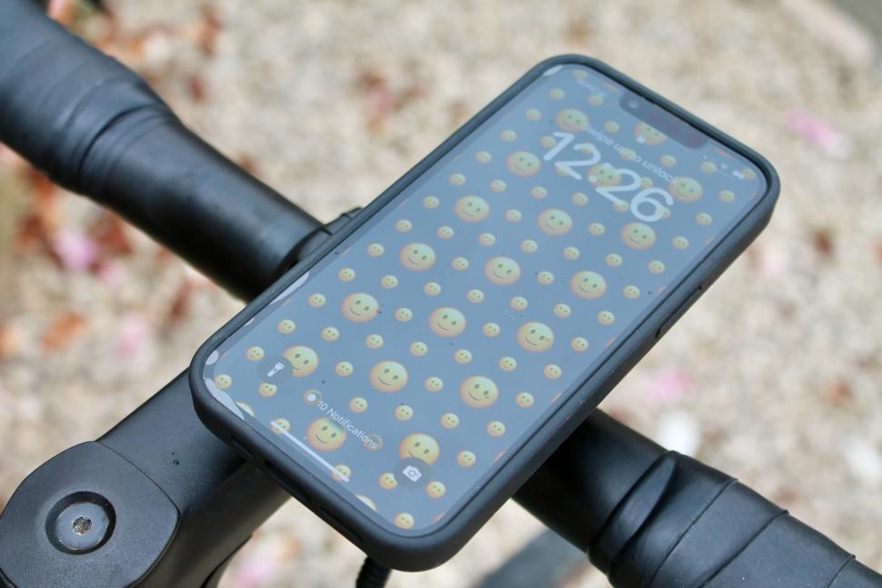 2024 Fidlock Vacuum Phone Holder system - 1