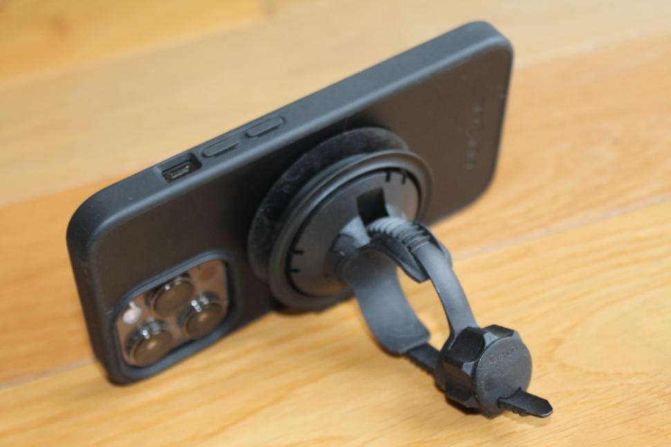 2024 Fidlock Vacuum Phone Holder system - 5.jpeg