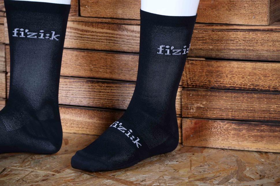 2024 Fizik Performance Cycling Socks - 2.jpg