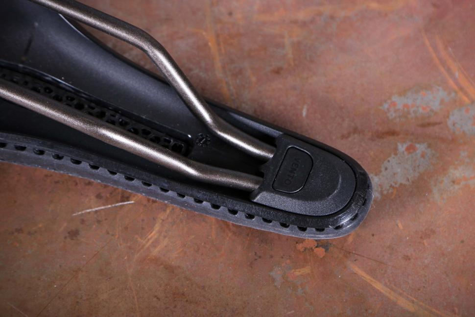 2024 Fizik Vento Antares R3 - underside nose.jpg