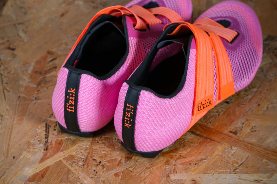2024 Fizik Vento Powerstrap Aeroweave - heels.jpg