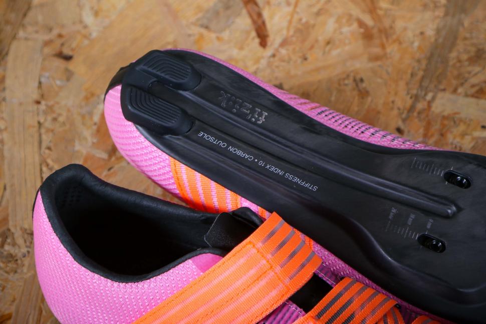 2024 Fizik Vento Powerstrap Aeroweave - sole heel.jpg