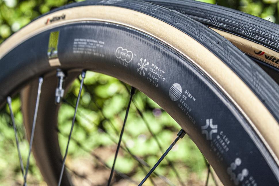 2024 Fulcrum Speed 42 wheel logos.JPG