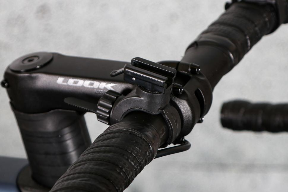 2024 Gaciron Raptor-3000 front bike light - mount.jpg