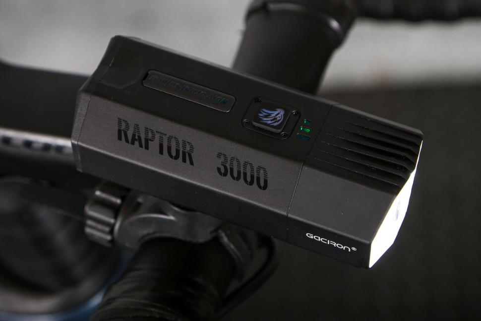2024 Gaciron Raptor-3000 front bike light - top.jpg