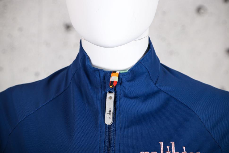 2024 Galibier Female Specific Route Training Jacket - collar.jpg