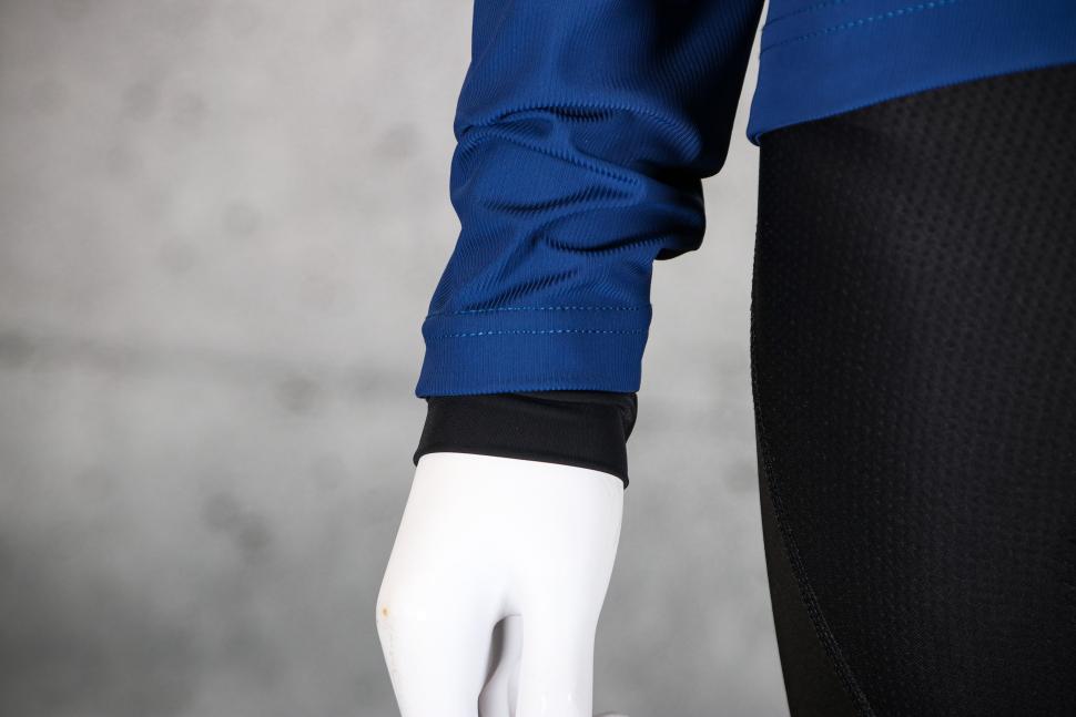 2024 Galibier Female Specific Route Training Jacket - cuff.jpg