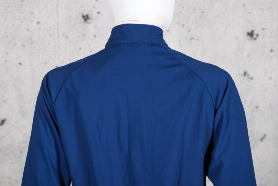 2024 Galibier Female Specific Route Training Jacket - shoulders.jpg
