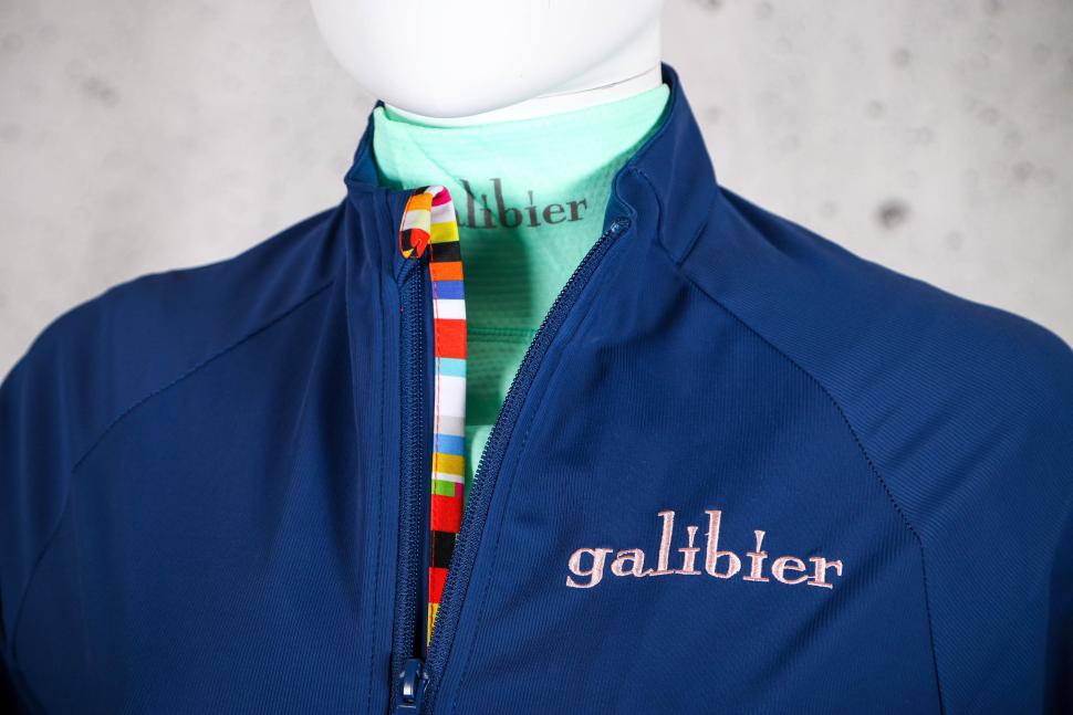 2024 Galibier Female Specific Route Training Jacket - zip detail.jpg