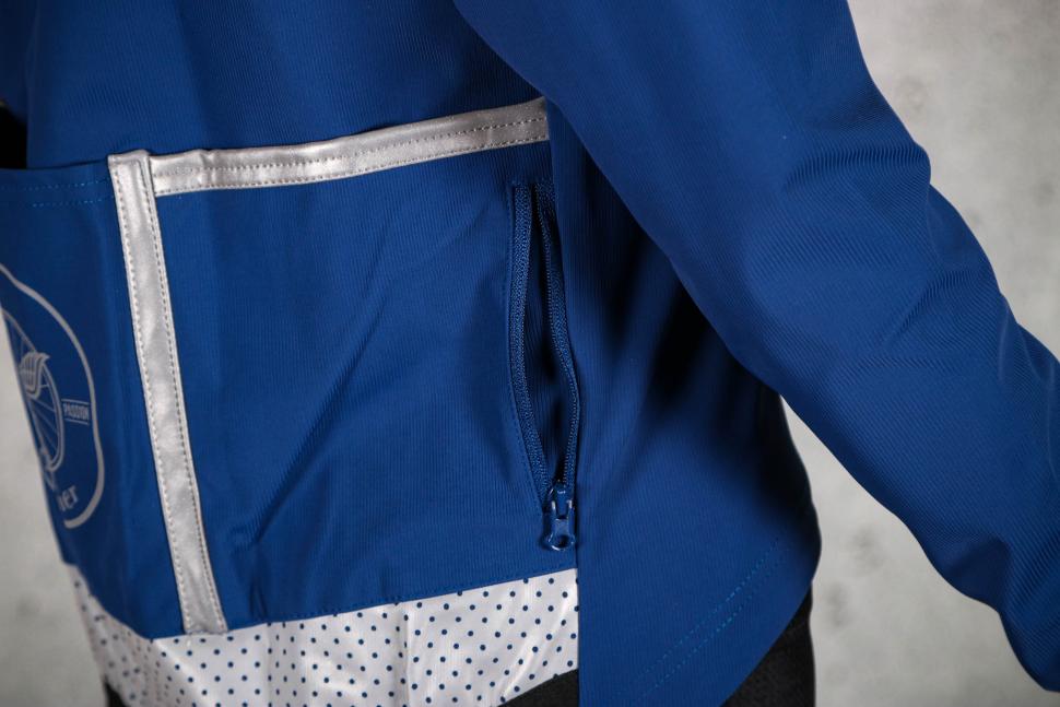 2024 Galibier Female Specific Route Training Jacket - zip pocket.jpg