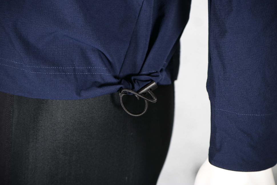 2024 Galibier Trail Wind Jacket - drawstring.jpg