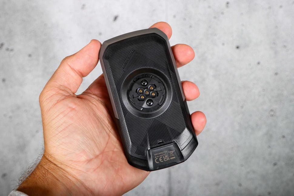 2024 Garmin Edge 1050 - unit back.jpg