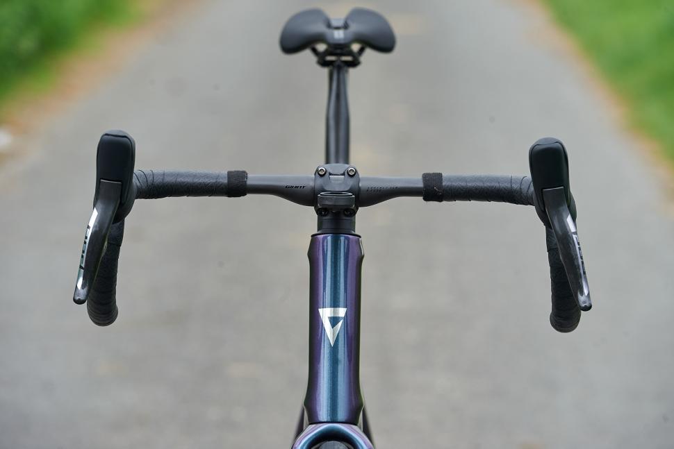 2024 Giant Defy Advanced SL 0 - bars 1.jpg