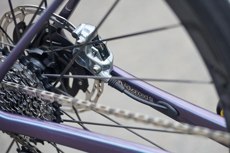 2024 Giant Defy Advanced SL 0 - chain stay and disc brake detail.jpg