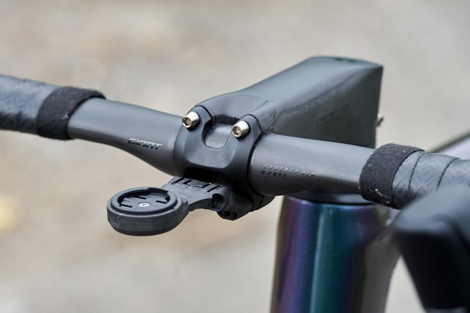 2024 Giant Defy Advanced SL 0 - computer mount.jpg