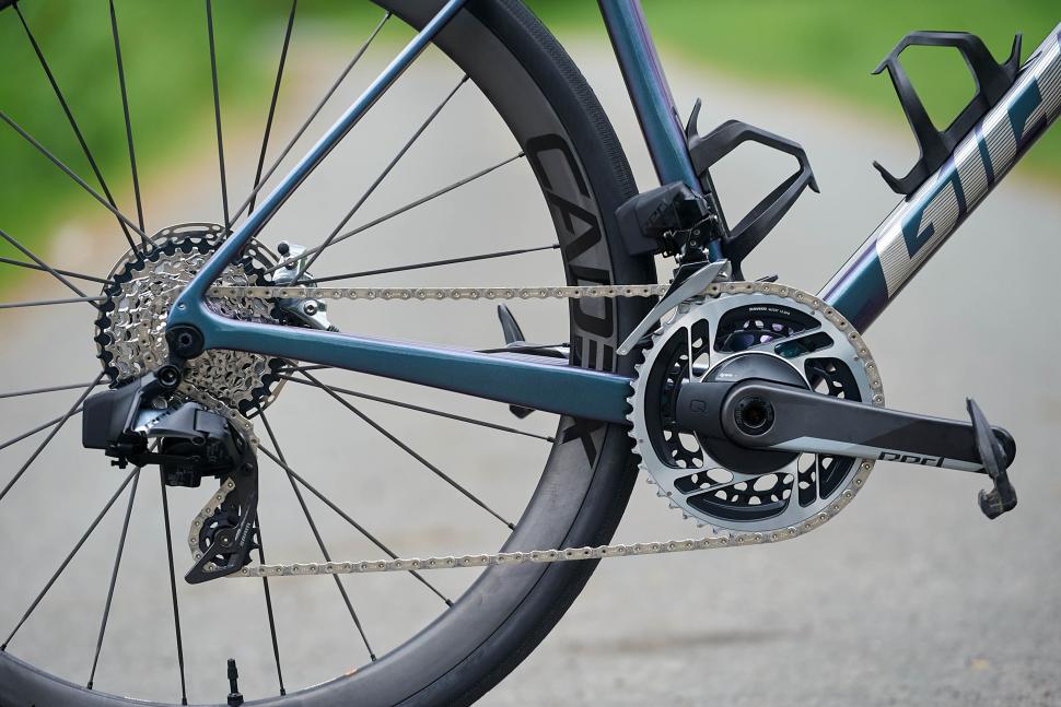2024 Giant Defy Advanced SL 0 - drive train.jpg