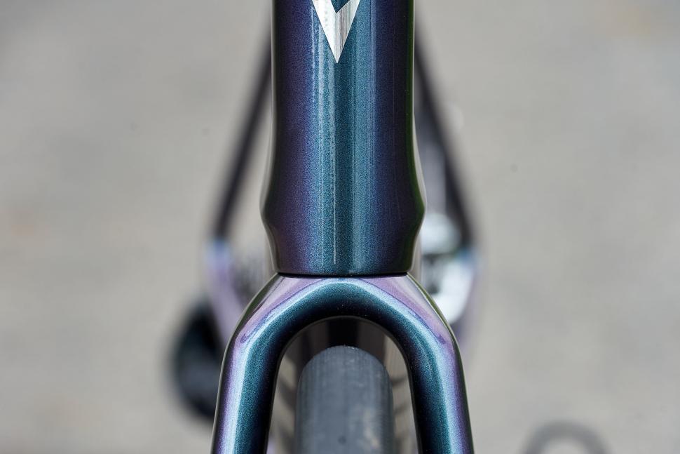 2024 Giant Defy Advanced SL 0 - fork clearance.jpg