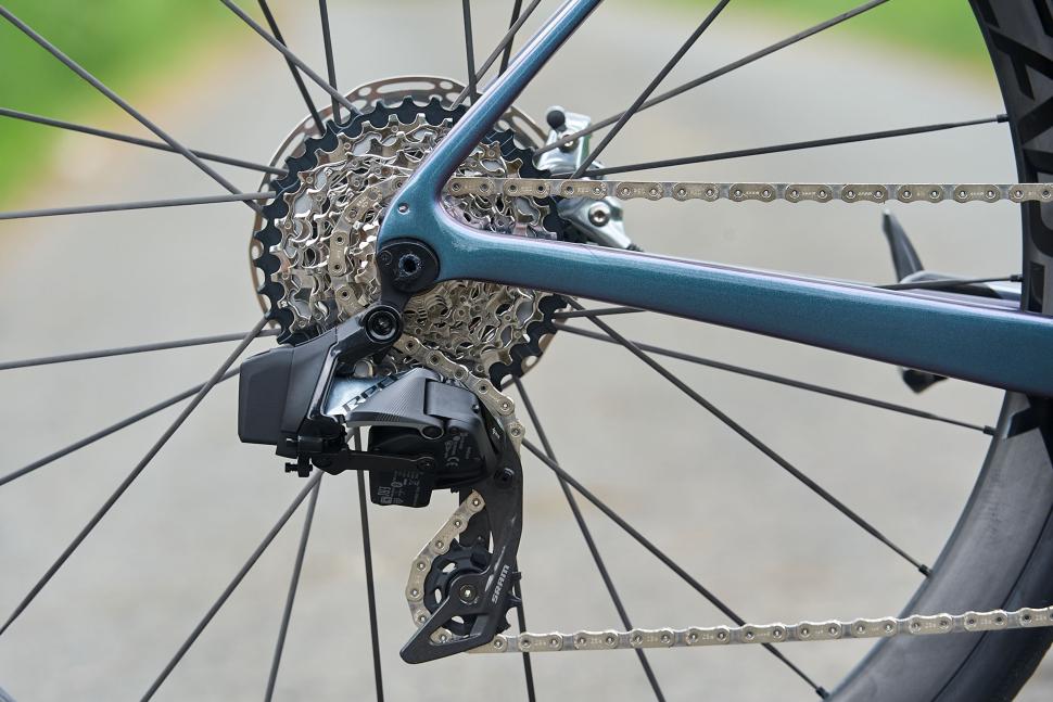2024 Giant Defy Advanced SL 0 - rear mech.jpg