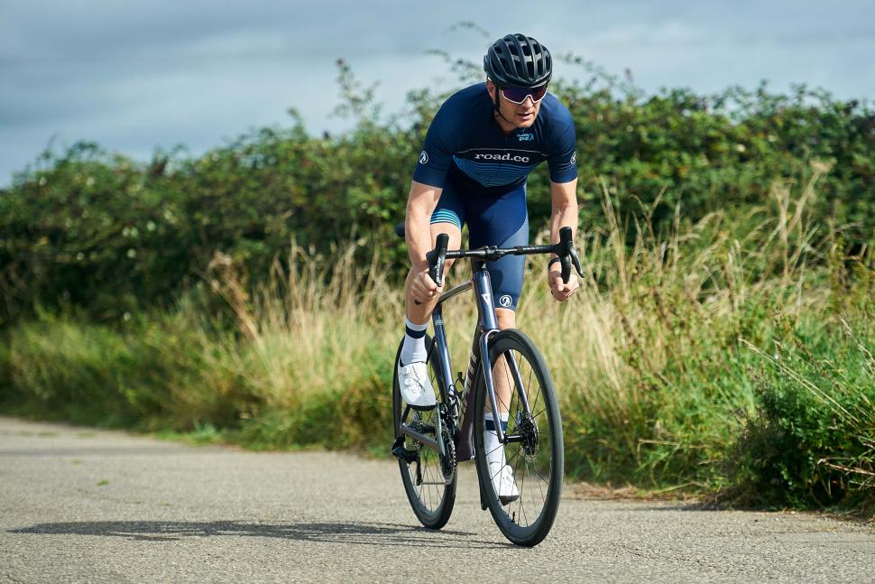 2024 Giant Defy Advanced SL 0 - riding 3.jpg