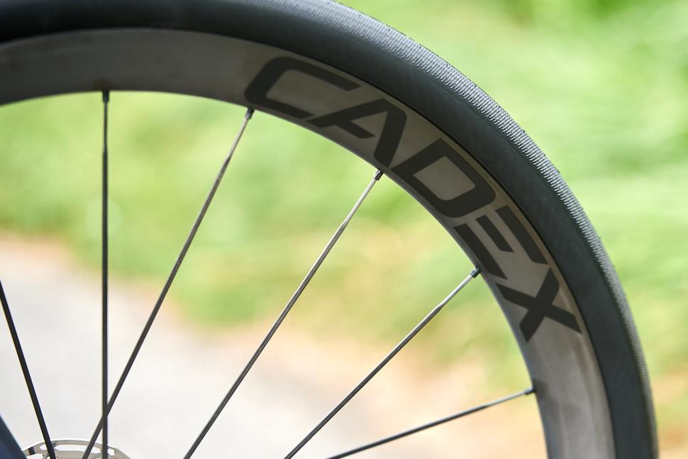 2024 Giant Defy Advanced SL 0 - rim detail 1.jpg
