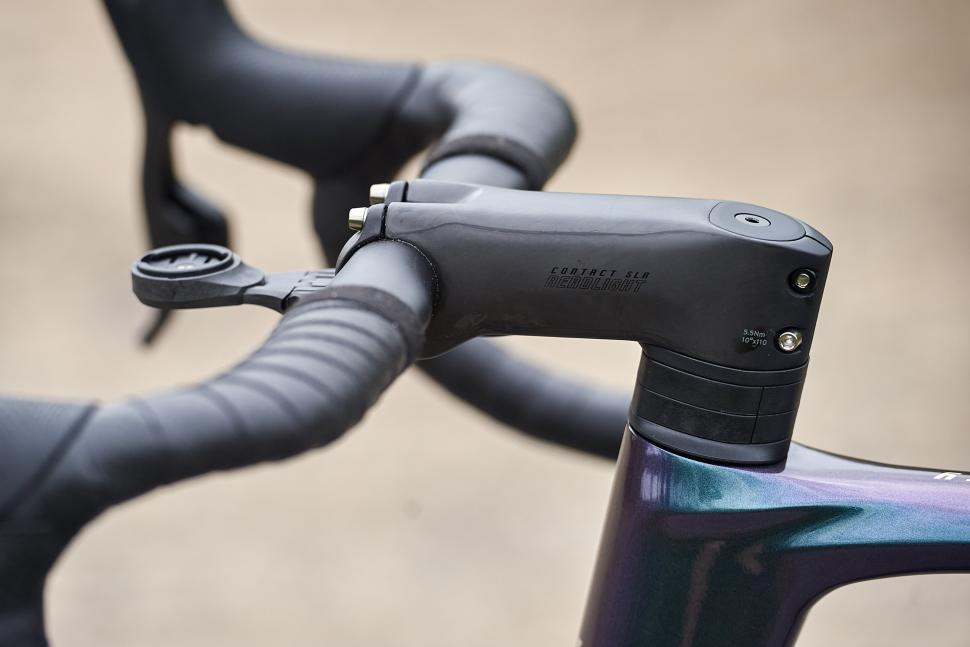 2024 Giant Defy Advanced SL 0 - stem.jpg