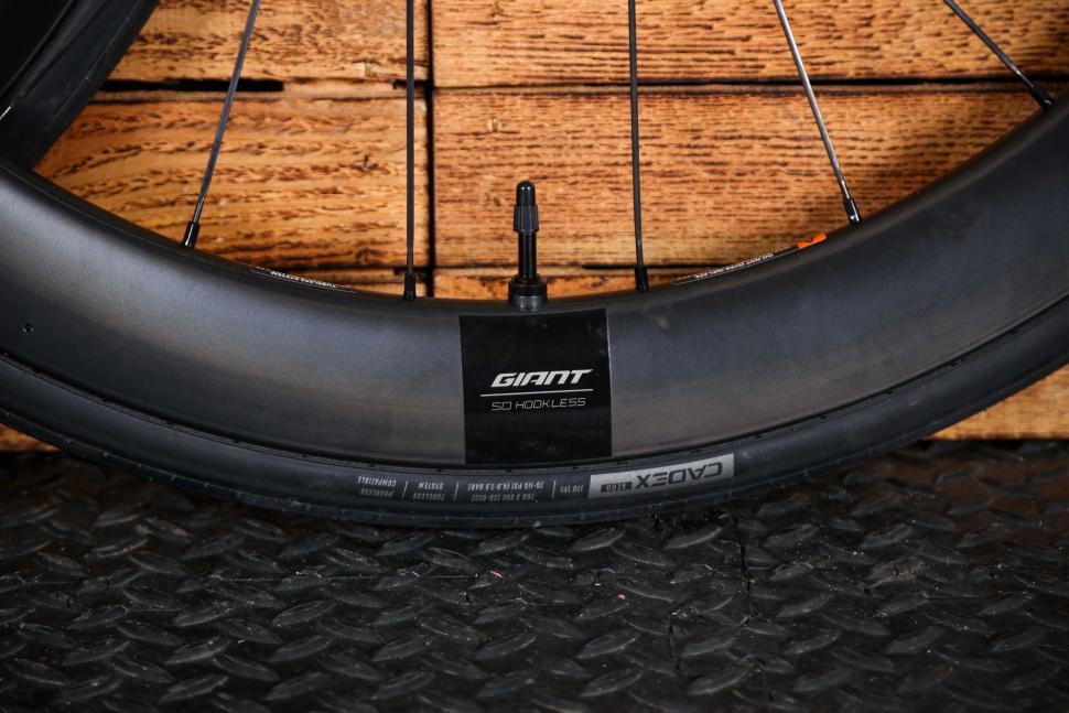 2024 Giant SLR 1 50 Disc WheelSystem - rim detail and valve.jpg