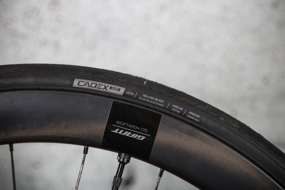 2024 Giant SLR 1 50 Disc WheelSystem - tyre.jpg