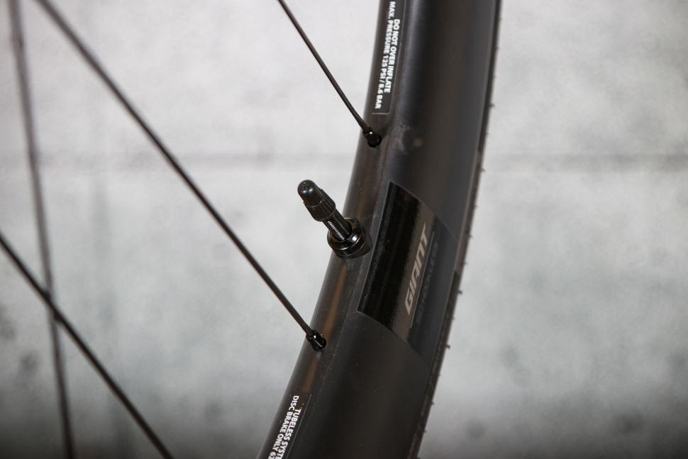 2024 Giant SLR 1 50 Disc WheelSystem - velve.jpg